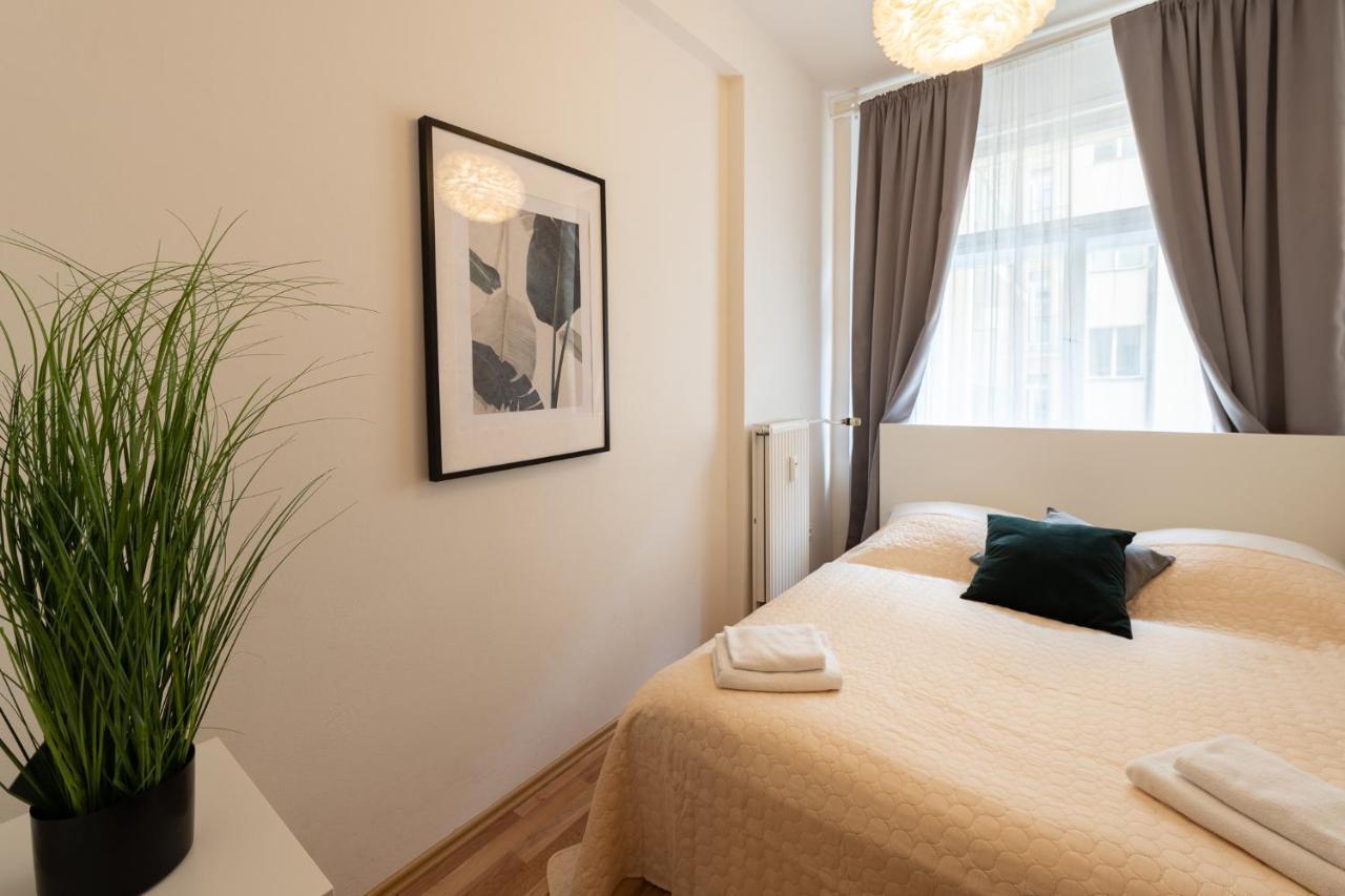 Luxury Apartment In Prime Location Prag Exteriör bild
