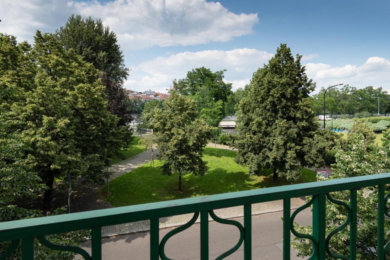 Luxury Apartment In Prime Location Prag Exteriör bild