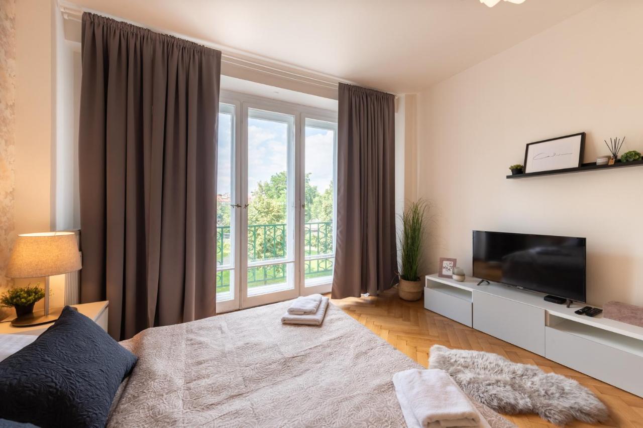 Luxury Apartment In Prime Location Prag Exteriör bild