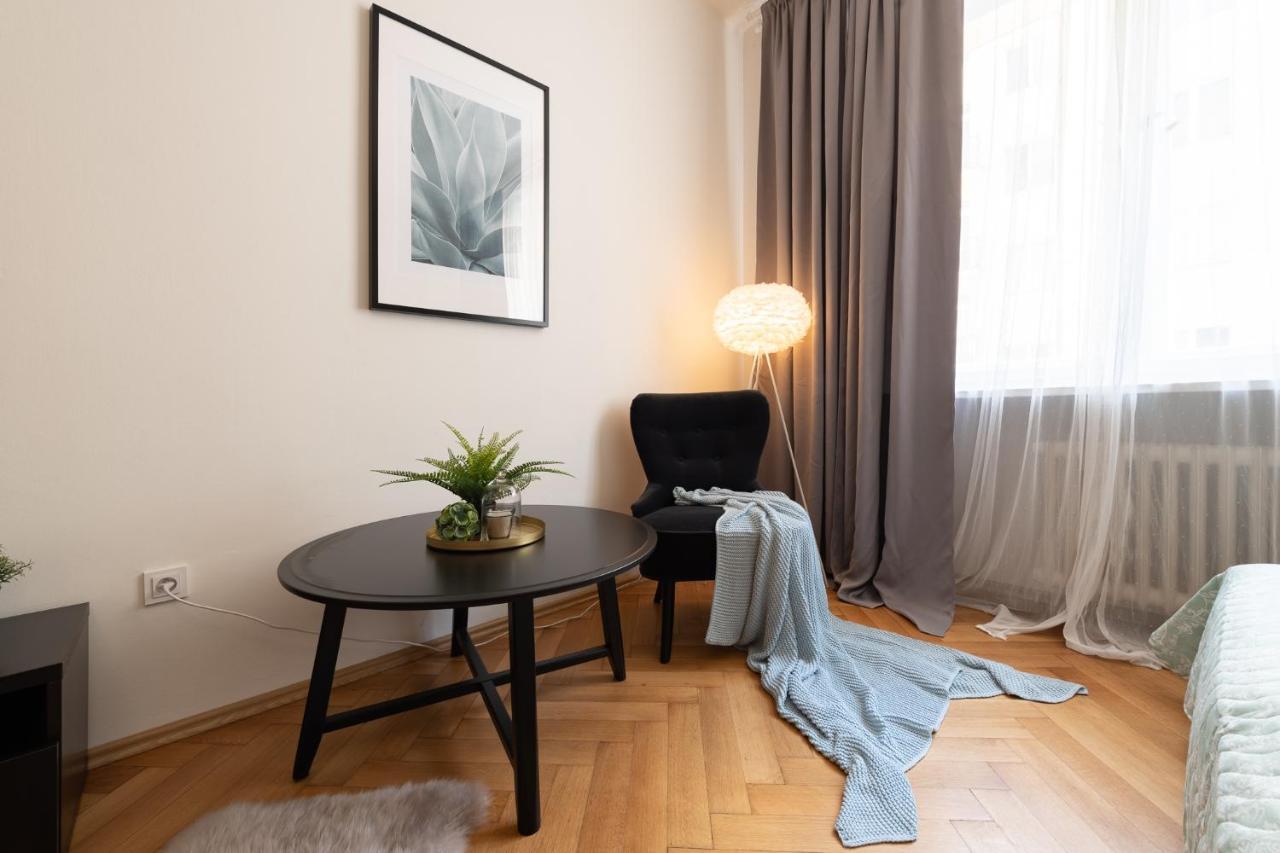 Luxury Apartment In Prime Location Prag Exteriör bild