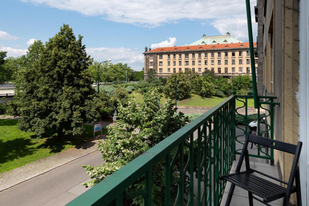 Luxury Apartment In Prime Location Prag Exteriör bild